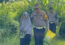 Satlantas Polres Natuna Tebar Kepedulian dengan  Jumat  di Pelosok Desa