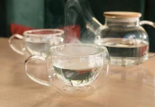 Manfaat Minum Air Hanggat di Pagi Hari untuk Kesehatan