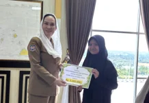 Bupati Natuna Serahkan Bonus Pembinaan bagi Juara MTQ Kepri 2026