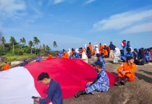 Kibaran Bendera Merah Putih di Ketinggian Batu Datar, Natuna