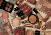 Bahaya Tersembunyi Pakai Produk Makeup Kadaluwarsa