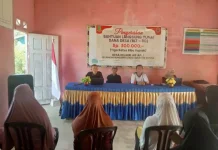 BLT Dana Desa Disalurkan Kepada Warga Kelarik Air Mali