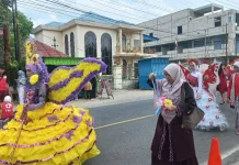 SMAN 1 Bunguran Timur Tampilkan Kostum Daur Ulang