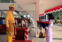 Komjen Pol. Makhruzi Rahman Pimpin Upacara HUT ke-81 RI di PLBN Serasan
