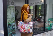 Merdeka Dari Sampah, Kemasan Plastik Jadi Tas Kerja