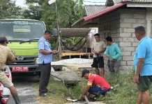 Suplai Air Tangki Bantu Warga Batu Kapal Atasi Kekurangan Air