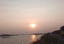 Langit Senja Memerah, Sunset Hadirkan Pesona Istimewa di Penagi Natuna