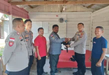 Polsek Bunguran Timur Sambangi Poskamling dan Salurkan Sarana