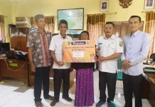 Camat Bunguran Utara Dampingi Penyaluran BLT Dana Desa