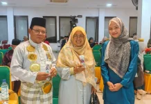 Rektor IAI Natuna Apresiasi Kreativitas Gantungan Kunci Karya Mahasiswa