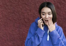 Telepon Sahabat saat Lelah ternyata Bisa Bantu Jaga Kesehatan Mental