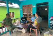 Sinergitas Babinsa Selaut Jalin Kedekatan Bersama Warga Melalui Komsos