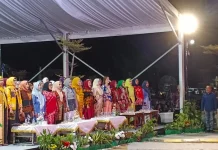 Syafartidah Tampilkan Busana Tikar Pandan