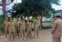 Satpol PP Tertibkan Reklame di Natuna