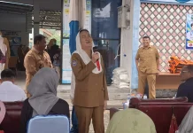 Nelayan Desa Tanjung dan Kelanga Terima Bantuan Life Jacket