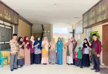 SMAN 1 Bunguran Timur Kenakan Batik Peringati Hari Batik Nasional