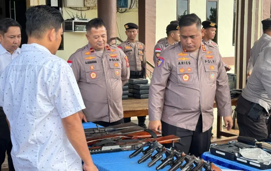 Kapolres Natuna Cek Kesiapan Senjata Api Personel Natuna – Kapolres Natuna melaksa