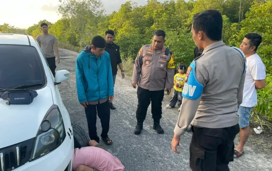 Kapolres Natuna Tunjukkan Respon Cepat Bantu Pengemudi Mobil