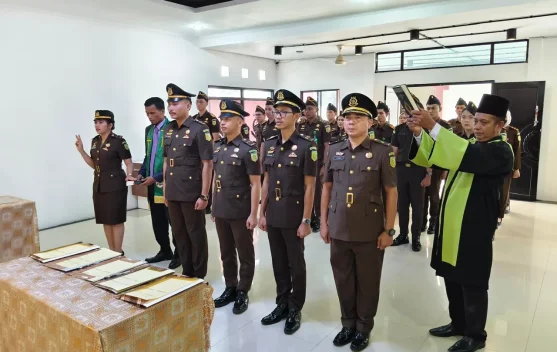 Kejari Natuna Lantik Pejabat Baru Perkuat Kinerja Hukum
