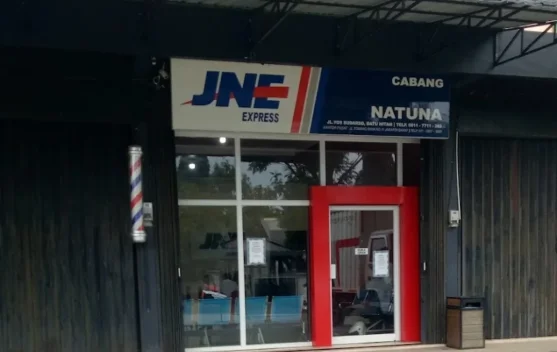 JNE: Kurir dan Napas UMKM di Perbatasan Negeri