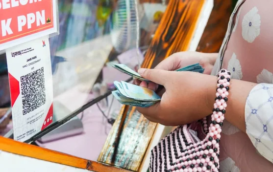 Kesalahan Finansial yang Sering Dilakukan saat Menerima Gaji Ke-13