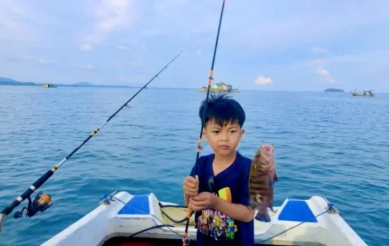 Memancing Jadi Cara Sederhana Bangun Kedekatan Orang Tua dan Anak