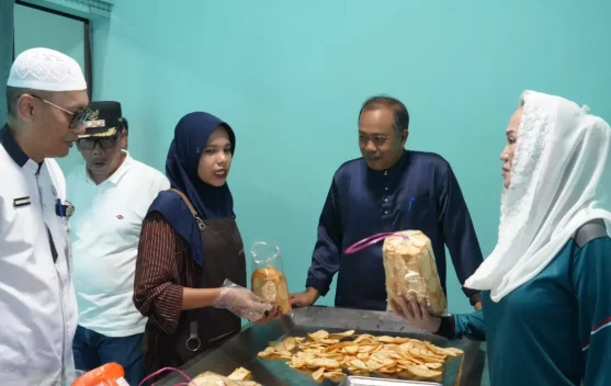 Bupati Natuna Tinjau Produksi UMKM di PLUT,
