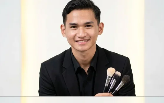 MUA Cowok di Natuna: Saputra Bantah Stigma lewat Kuas dan Kesabaran