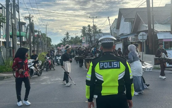 Satlantas Polres Natuna Kawal Pawai Ta'aruf  SMAN 2 Bunguran Timur