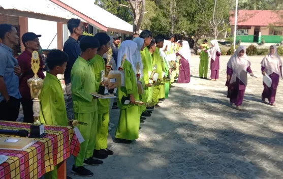 Gerakan Ayah Ambil Rapor Diterapkan di SMPN 2 Bunguran Timur
