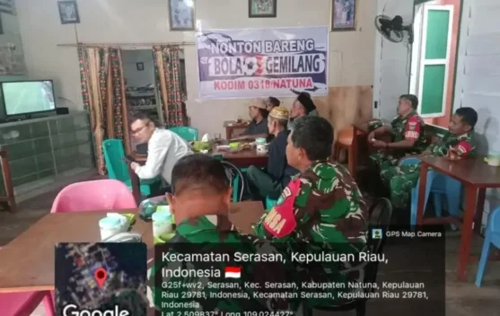 Koramil 06/Serasan Nobar Piala Dunia Bersama Warga