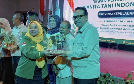 Wakil Bupati Natuna Hadiri Pelantikan  DPD Perempuan HKTI Kepri