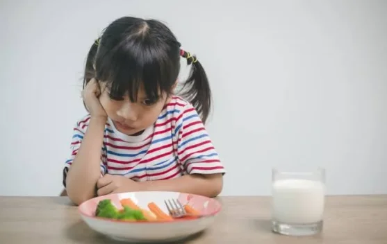 Dampak Negatif Sering Memaksa Anak untuk Makan