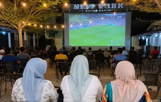 Keseruan Ibu-Ibu Nobar Final Piala Dunia 2026 di Natuna