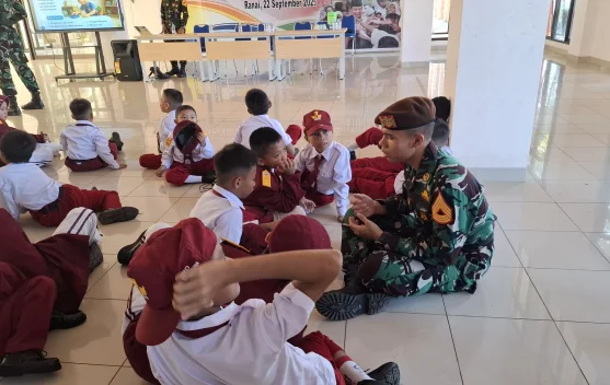 Taruna Angkatan Laut Menyemai Semangat di Natuna