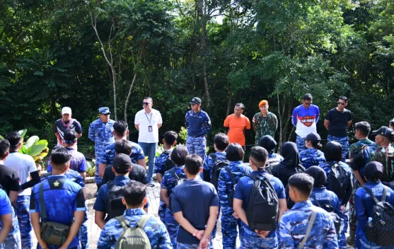 Pendakian Gunung Ranai Perkuat Sinergi Antar Instansi