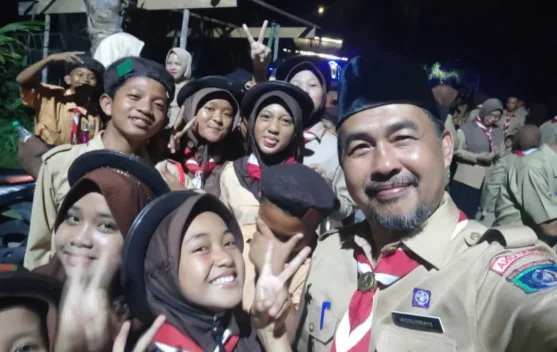 Pawai Obor Meriahkan Hari Pramuka di Subi