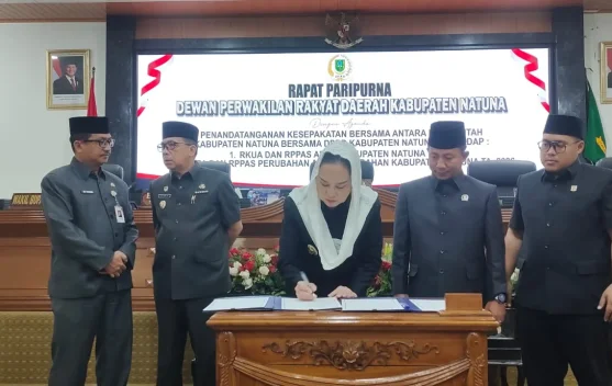 RKUA-PPAS APBD 2027 serta Perubahan APBD Natuna 2026 di Sahkan
