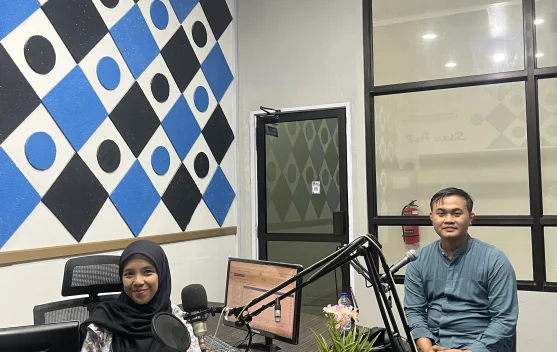English Corner PRO2 RRI Ranai Bahas Tips Belajar Bahasa Inggris Bersama Mentor NLC