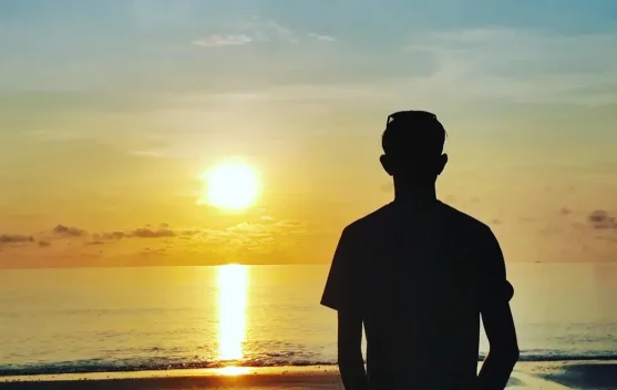 Awali Hari dengan Keindahan, Matahari Terbit Pancarkan Pesona