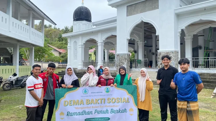 DEMA STIS Al-Aziziyah Sabang Bersihkan Masjid di Bulan Suci