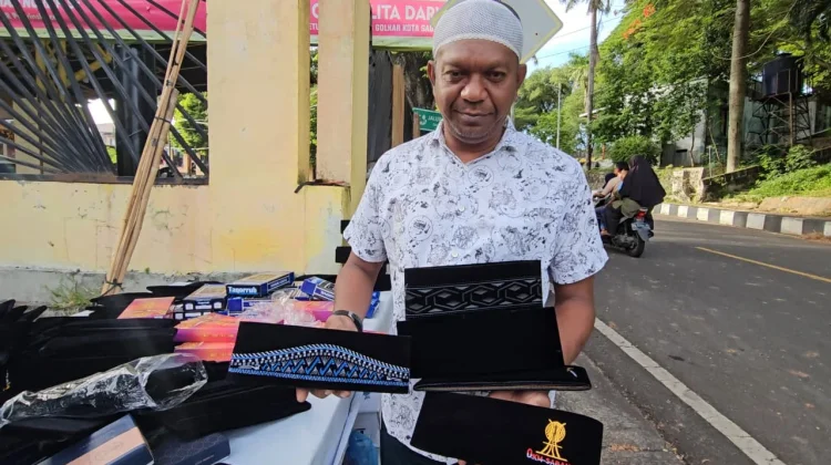 Peci Motif Rencong Masih Diburu Warga Sabang di Awal Ramadan