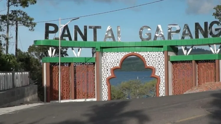 Ombak dan Panorama Alam Warnai Daya Tarik Pantai Sabang