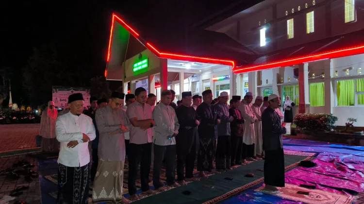 ASN Kemenag Sabang Gelar Shalat Khusuf saat Gerhana Bulan