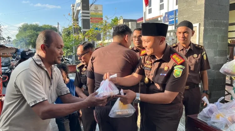 Kejari Sabang Berbagi, Perkuat Kebersamaan Ramadan