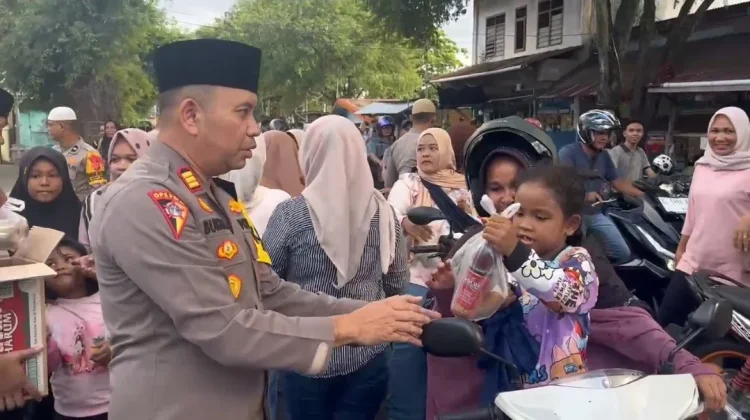 Polisi dan Bhayangkari Sabang Kembali Berbagi Takjil Ramadan