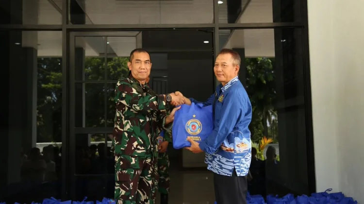 Guskamla Koarmada I Salurkan 200 Paket Sembako Sambut Idul Fitri 1447 H