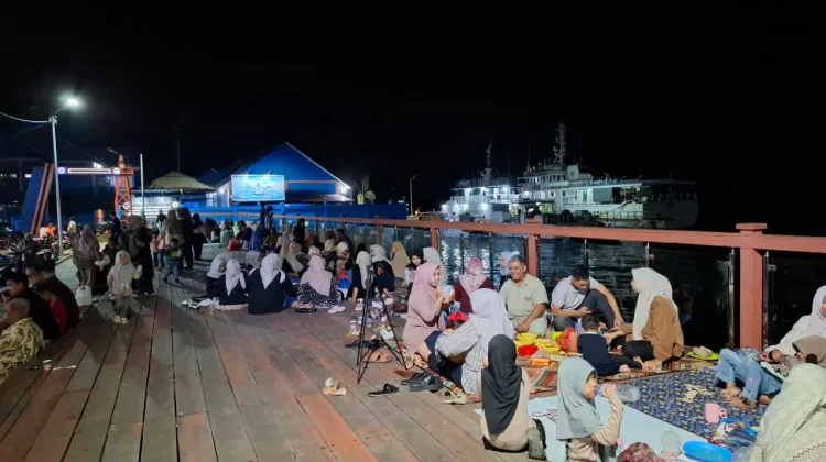 Satu Meja Seribu Cerita di Penghujung Ramadan Jembatan Merah Sabang