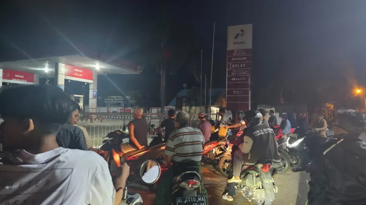 Isu Kenaikan BBM Picu Kepanikan di Sabang, SPBU Tapak Gajah Diserbu Warga