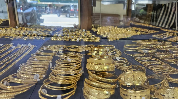 Harga Emas di Sabang Turun, Tembus Rp 8.3 Juta Permayam